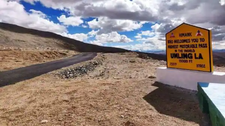 लद्दाख में दुनिया की सबसे ऊंची सड़क बनाने पर BRO के महानिदेशक को मिला गिनीज वर्ल्ड रिकॉर्ड्स का प्रमाण पत्र