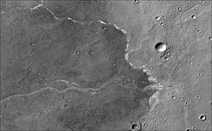 नासा के यान ने मंगल ग्रह पर खोजा पानी, नदियों ने छोड़े है सबूत