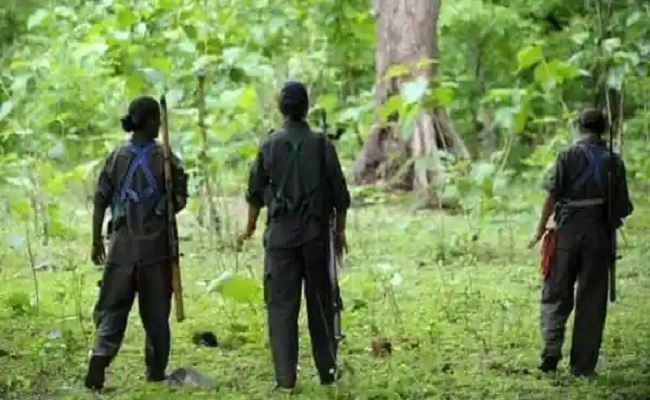 छत्तीसगढ़: कांकेर जंगलों में पुलिसकर्मियों और नक्सलियों के बीच मुठभेड़, 18 माओवादियों के मारे जाने की खबर