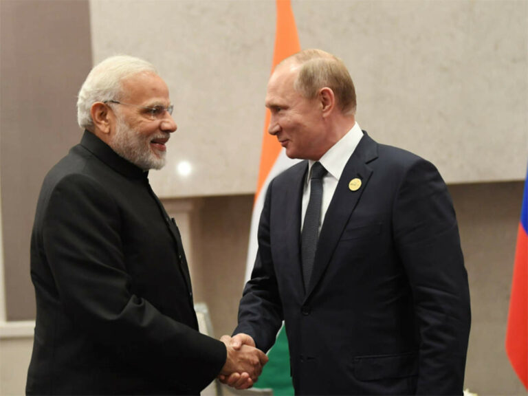 Russia Ukraine War: राष्ट्रपति जेलेंस्की के बाद अब PM मोदी और राष्ट्रपति पुतिन के बीच 50 मिनट तक हुई बातचीत