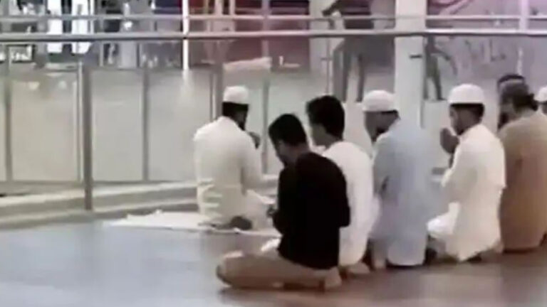 लुलु मॉल में नमाज पढ़ने का एक और वीडियो वायरल, हिंदू संगठन बोले- यह मॉल नहीं लुलु मस्जिद है