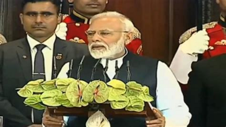 Constitution Day: PM मोदी बोले- भारत लोकतंत्र की जननी, संविधान को समझें युवा