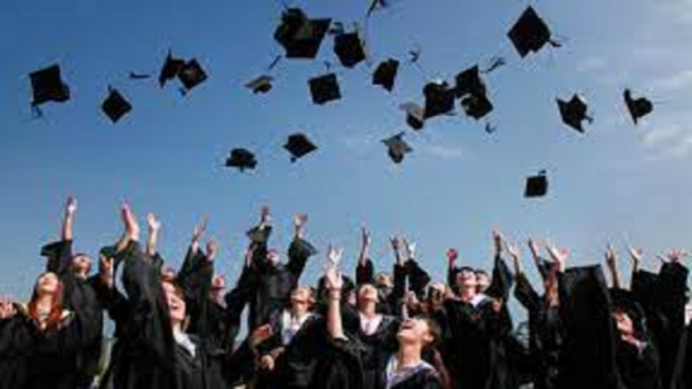 उच्च शिक्षा हासिल करने में दून के युवा सबसे आगे, दूसरे नंबर पर नैनीताल