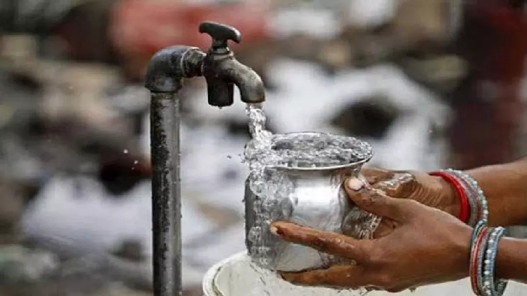 सीएम धामी का बड़ा फैसला: अब उत्तराखंड के 1000 गांवों में हर घर में नल से मिलेगा स्वच्छ जल