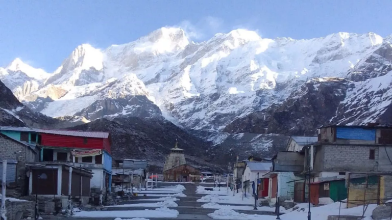 चार धाम यात्रा: देश में फैलते कोरोना ने बढ़ाई सरकार की चिंता, जल्‍द जारी हो सकती है एडवाइजरी