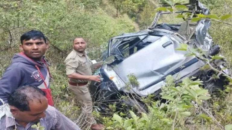 टिहरी में हुआ दर्दनाक हादसा, खाई में गिरी कार, दो की मौत