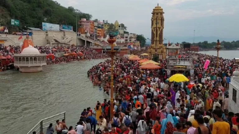 Ganga Dussehra 2023: हरिद्वार में स्नान के लिए देशभर से पहुंचे श्रद्धालु, गंगा में लगाई डुबकी