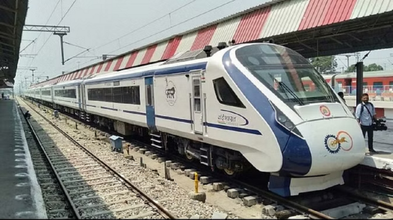 दून पहुंची वंदे भारत ट्रेन, आज होगा दून से दिल्ली के बीच ट्रायल, 25 को उद्धाटन