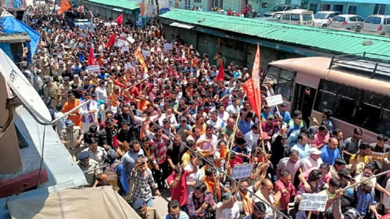 लव जिहाद की ‘आग’ में उबल रहा उत्‍तरकाशी, 15 जून की महापंचायत से खौफजदा मुस्लिम व्यापारी