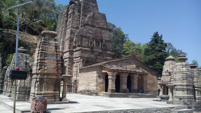 कोणार्क से भी पुराना है अल्मोड़ा का कटारमल सूर्य मंदिर, जहां प्रतिमा पर साल में दो बार पड़ती है सूरज की किरण