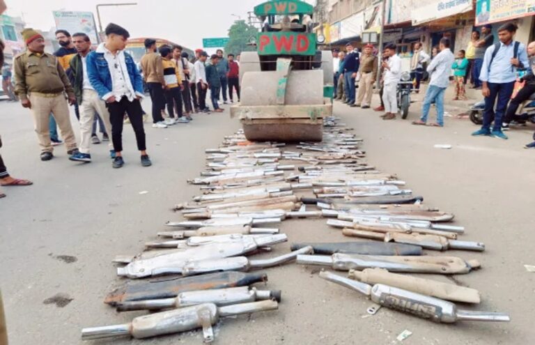 अपराधियों के घरों पर चलने वाला बुलडोजर अब बाइक के साइलेंसर पर चला, यह है पूरा मामला