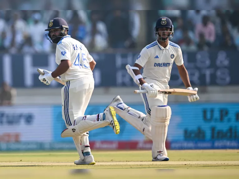 धर्मशाला टेस्ट: पहला दिन रहा भारत के नाम, स्टंप्स तक भारत 135/1, इंग्लैंड से 83 रन पीछे