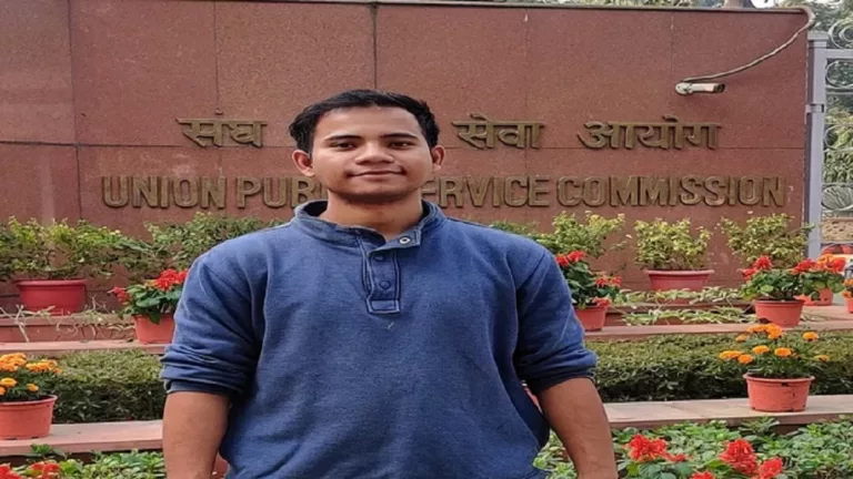 UPSC में पिथौरागढ़ के संदीप सिंह ने 906वीं रैंक की हासिल, पिता चलाते हैं राशन की दुकान