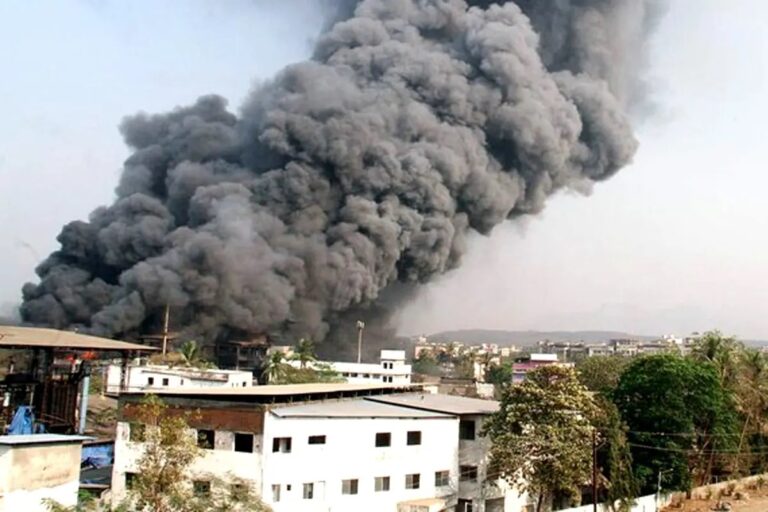 मुंबई: डोंबिवली में केमिकल कंपनी में बॉयलर फटने से भड़की आग, 7 की मौत-कई घायल