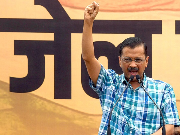 दिल्ली हाईकोर्ट ने जमानत पर लगाया स्टे, केजरीवाल ने खटखटाया सुप्रीमकोर्ट का दरवाजा