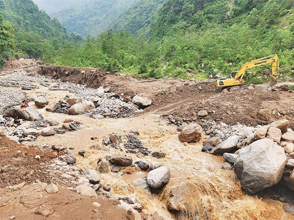 नेपाल में भारी बारिश ने मचाई तबाही, भूस्खलन के कारण चार लोगों की मौत