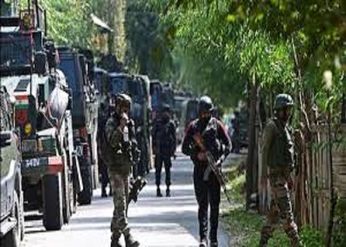 जम्मू कश्मीर: कुलगाम में भारतीय सुरक्षाबलों के साथ आतंकियों की मुठभेड़ शुरू