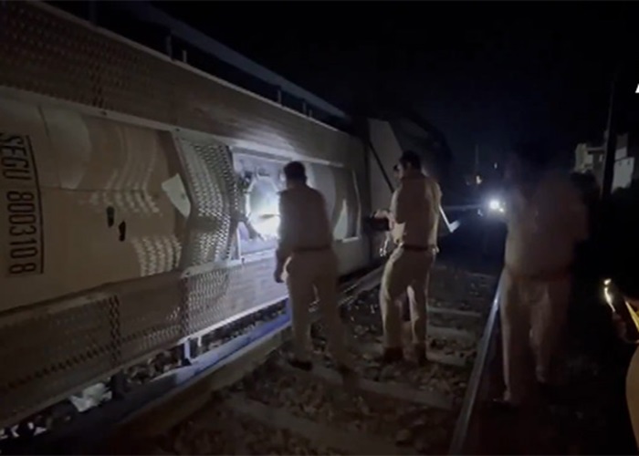 यूपी: अमरोहा में बड़ा रेल हादसा टला, मालगाड़ी के करीब 7 डिब्बे पटरी से उतरे
