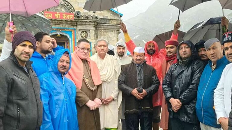 उत्तराखंड कांग्रेस की केदारनाथ प्रतिष्ठा रक्षा यात्रा धाम पहुंची, पूजा-अर्चना और जलाभिषेक के साथ हुई संपन्न