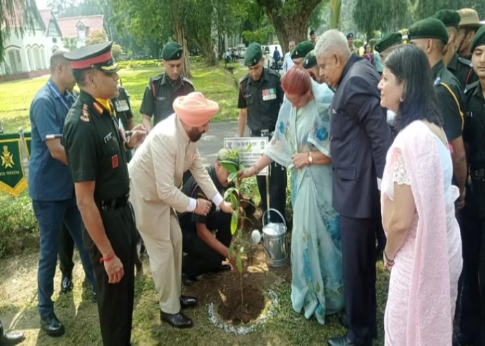 देहरादून: आरआईएमसी पहुंचे उपराष्ट्रपति जगदीप धनखड़, पाैधरोपण के बाद कैडेट्स को किया संबोधित