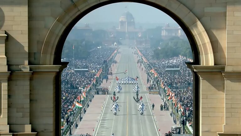 Republic Day 2025: कर्तव्य पथ पर दिखा भारतीय सेना का शौर्य, ब्रह्मोस, राफेल, सुखोई और पिनाका की दिखी झलक